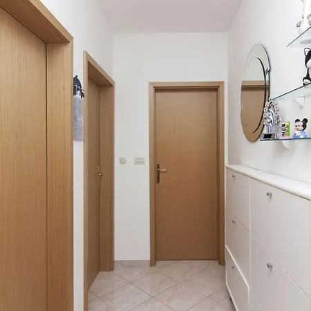 Apartment Fuer 4 Personen Ca 55 Qm In Valbandon, Istrien Istrische Riviera Valbandon