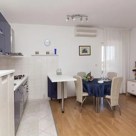 Apartment Fuer 4 Personen Ca 55 Qm In Valbandon, Istrien Istrische Riviera Valbandon