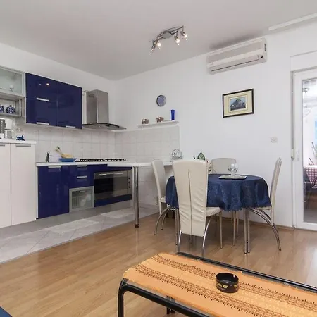 Fuer 4 Personen Ca 55 Qm In Valbandon, Istrien Istrische Riviera Appartement Valbandon
